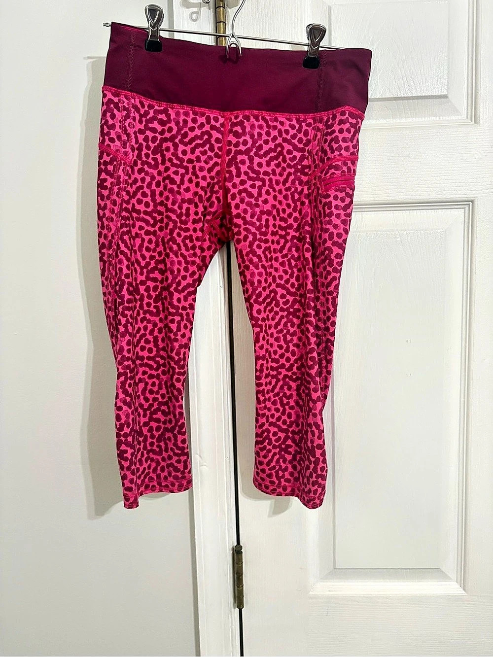 Lululemon Run: Top Speed Crop Animal Print Leggings Pink & Purple Size 6
